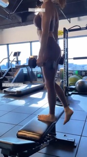 Elisabetta Canalis feet photo thumbnail