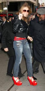 Mariah Carey feet photo thumbnail