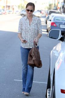 Minka Kelly feet photo thumbnail