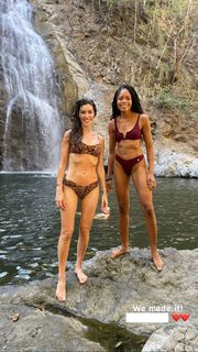Naomie Harris feet photo thumbnail