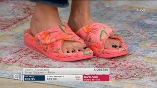 Courtney Khondabi feet photo thumbnail