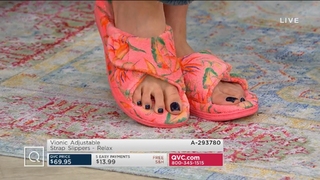 Courtney Khondabi feet photo thumbnail