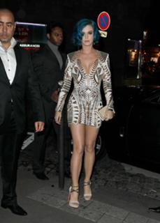 Katy Perry feet photo thumbnail