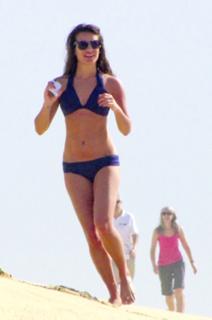 Lea Michele feet photo thumbnail