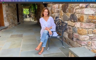 Lisa Robertson feet photo thumbnail