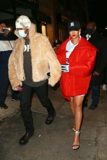 Rihanna feet photo thumbnail