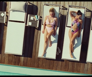 Sydney Sweeney feet photo thumbnail
