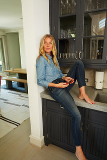 Gwyneth Paltrow feet photo thumbnail