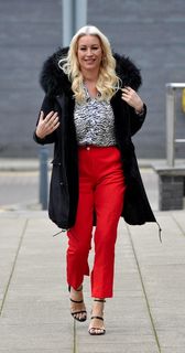 Denise Van Outen feet photo thumbnail