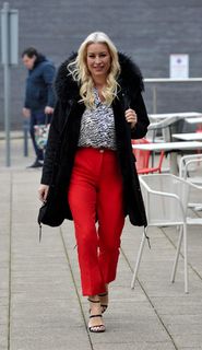 Denise Van Outen feet photo thumbnail