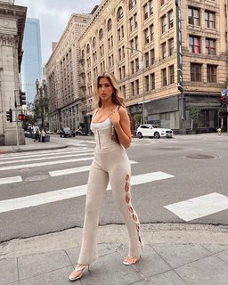 Kara Del Toro feet photo thumbnail
