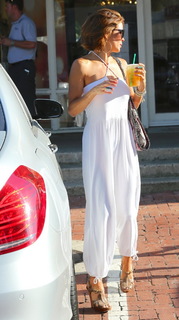 Brooke Burke feet photo thumbnail