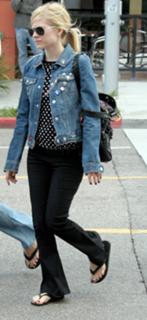 Avril Lavigne feet photo thumbnail