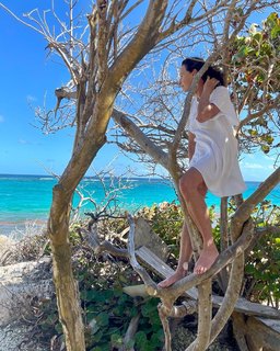 Minnie Driver feet photo thumbnail