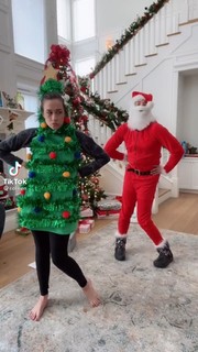 Colleen Ballinger feet photo thumbnail