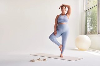 Ashley Graham feet photo thumbnail