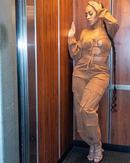 La La Anthony feet photo thumbnail
