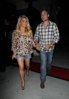 Jessica Simpson feet photo thumbnail
