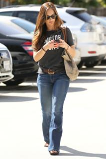 Minka Kelly feet photo thumbnail
