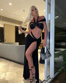 Jelena Karleusa feet photo thumbnail