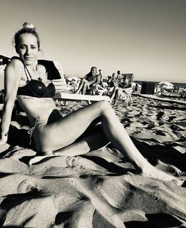 Julieta Prandi feet photo thumbnail