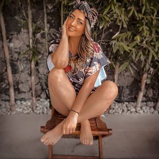 Andrea Legarreta feet photo thumbnail
