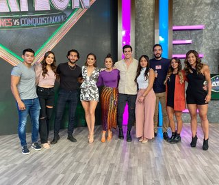 Cynthia Rodríguez feet photo thumbnail