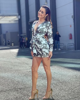 Cynthia Rodríguez feet photo thumbnail