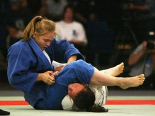 Ronda Rousey feet photo thumbnail