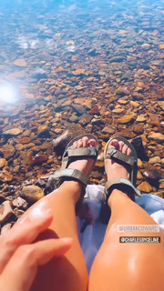 Zaira Nara feet photo thumbnail