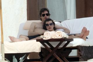 Milla Jovovich feet photo thumbnail