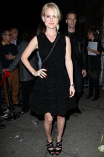 Alice Eve feet photo thumbnail