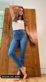 Carolina Ardohain feet photo thumbnail