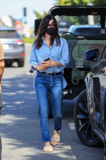 Courteney Cox feet photo thumbnail