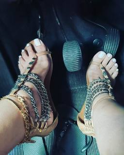 Karin Klemp feet photo thumbnail