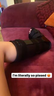 Halsey feet photo thumbnail