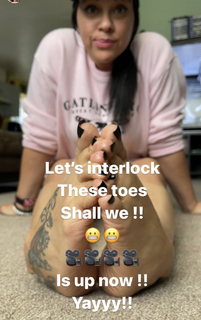 Deedee Rican feet photo thumbnail