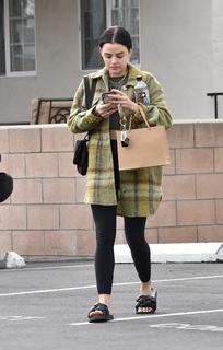Lucy Hale feet photo thumbnail