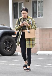 Lucy Hale feet photo thumbnail