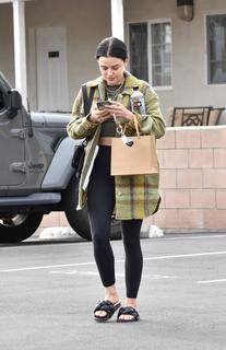 Lucy Hale feet photo thumbnail