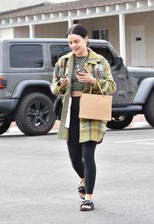 Lucy Hale feet photo thumbnail