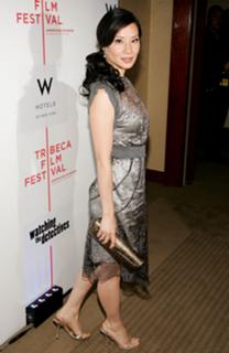 Lucy Liu feet photo thumbnail