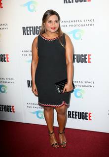 Mindy Kaling feet photo thumbnail