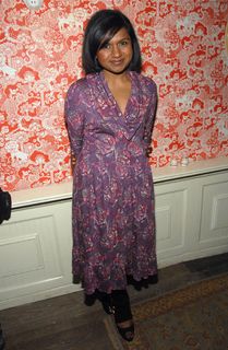 Mindy Kaling feet photo thumbnail