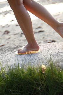 Ai Shinozaki feet photo thumbnail