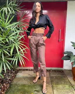 Lais Ribeiro feet photo thumbnail