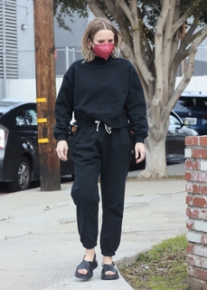 Kristen Bell feet photo thumbnail
