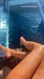 Lisa Snowdon feet photo thumbnail