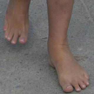 Sharon Stone feet photo thumbnail