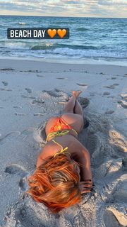 Lele Pons feet photo thumbnail